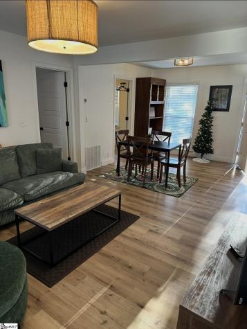 6 Brookside Circle Greenville SC 29609