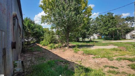 365 Conway Avenue Laurens SC 29360