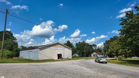 365 Conway Avenue Laurens SC 29360