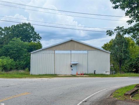 365 Conway Avenue Laurens SC 29360