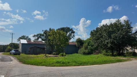 365 Conway Avenue Laurens SC 29360