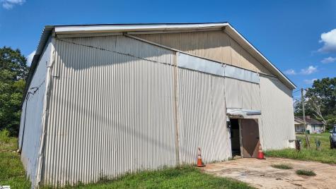 365 Conway Avenue Laurens SC 29360