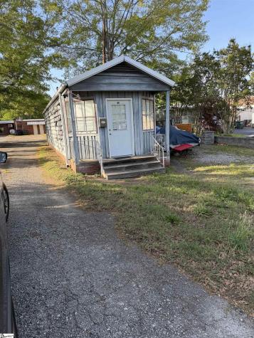 131/133 W Main Street Pickens SC 29671