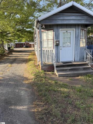 131/133 W Main Street Pickens SC 29671