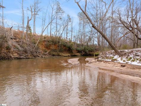 1709 River Road Woodruff SC 29388
