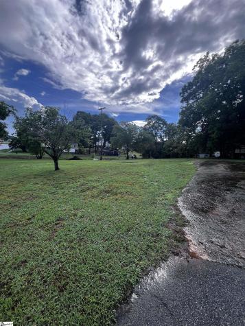 5 S Goodrich Street Pelzer SC 29669