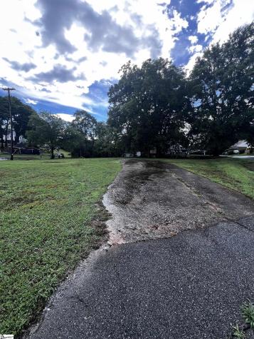 5 S Goodrich Street Pelzer SC 29669