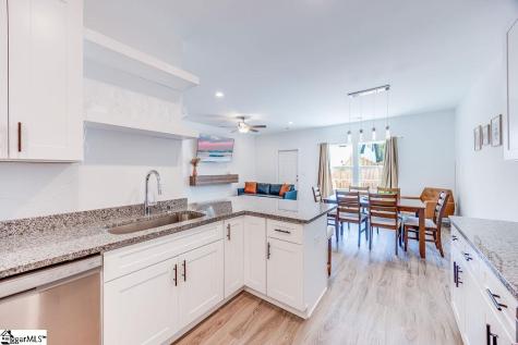 7 Blackwood Street Greenville SC 29611