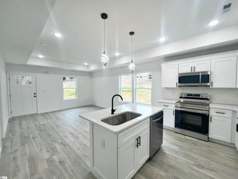 285/287 Scenic Avenue Campobello SC 29322
