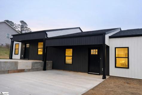 285/287 Scenic Avenue Campobello SC 29322