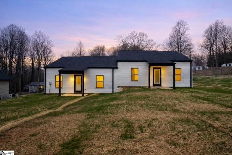 285/287 Scenic Avenue Campobello SC 29322