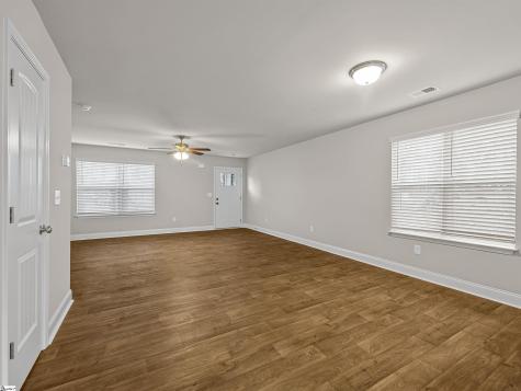 115/117 Oak Street Greer SC 29651