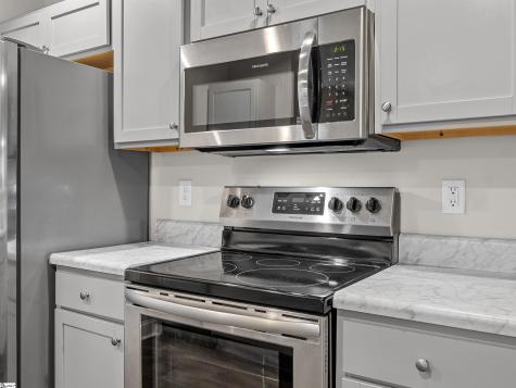 115/117 Oak Street Greer SC 29651