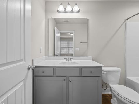115/117 Oak Street Greer SC 29651