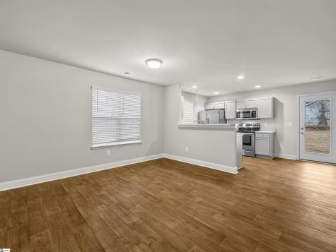 115/117 Oak Street Greer SC 29651