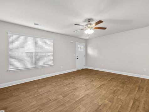115/117 Oak Street Greer SC 29651