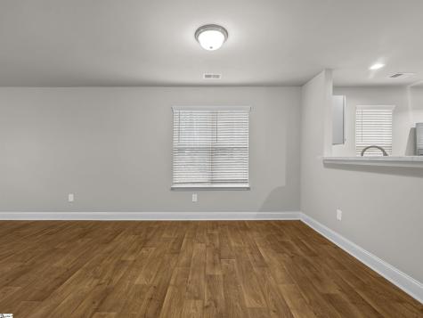 115/117 Oak Street Greer SC 29651