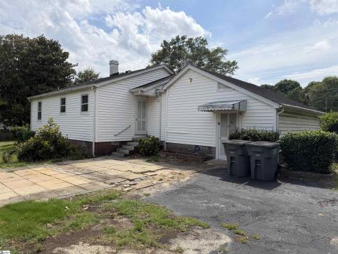 6 Shadow Lane Taylors SC 29687
