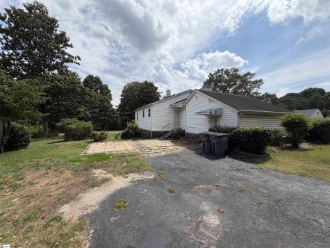 6 Shadow Lane Taylors SC 29687