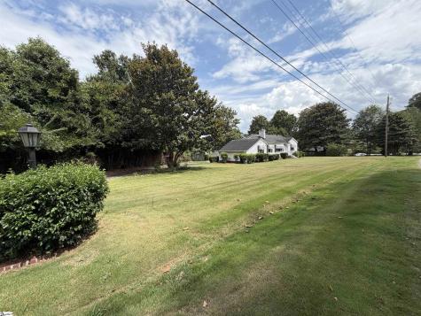 6 Shadow Lane Taylors SC 29687