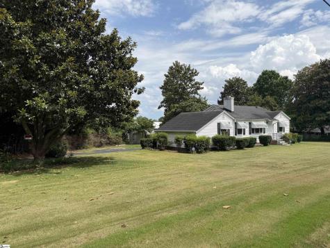6 Shadow Lane Taylors SC 29687