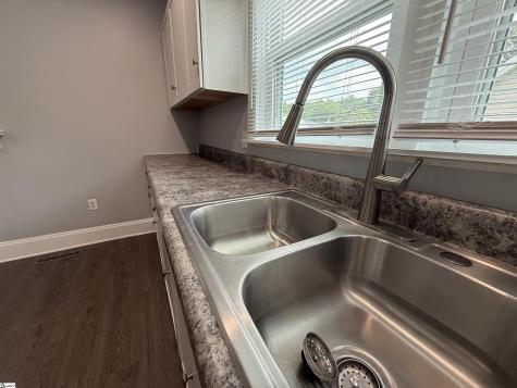 402 Florence Street Clinton SC 29335