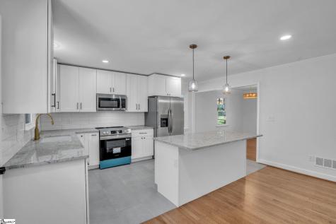 26 Pine Creek Court Greenville SC 29605
