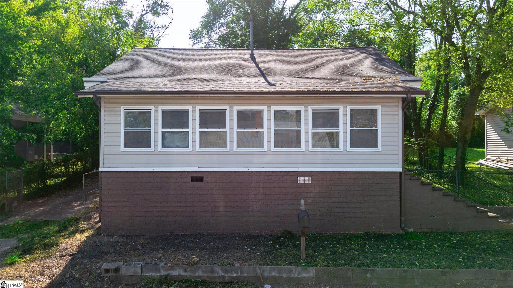 33 Ross Street Greenville SC 29611