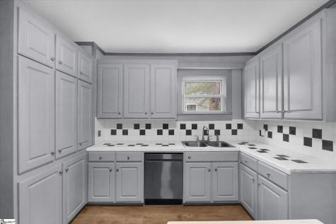 33 Ross Street Greenville SC 29611
