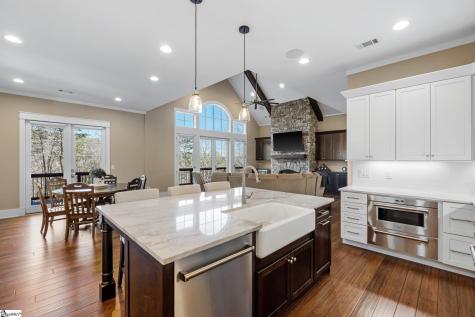 114 Peninsula Court Sunset SC 29685