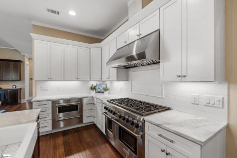114 Peninsula Court Sunset SC 29685