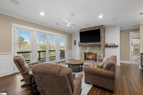 114 Peninsula Court Sunset SC 29685