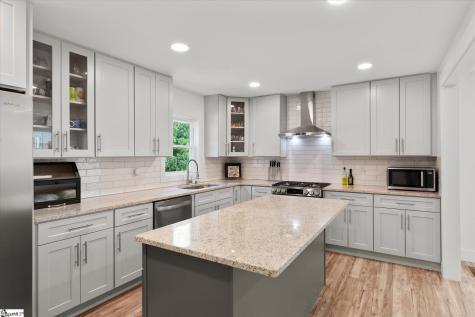 1906 417 Highway Woodruff SC 29388
