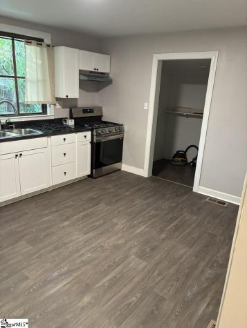 9 A Looper Street Greenville SC 29611