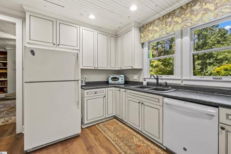 520 Esseola Street Saluda NC 28773
