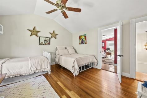 520 Esseola Street Saluda NC 28773