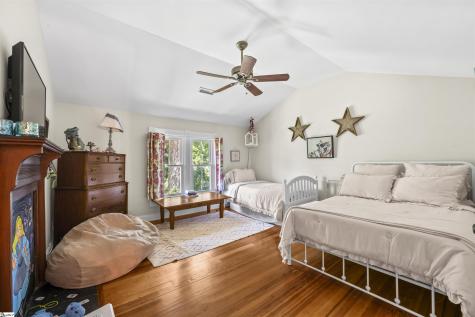 520 Esseola Street Saluda NC 28773
