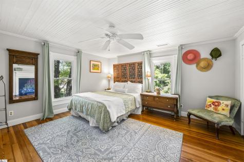 520 Esseola Street Saluda NC 28773
