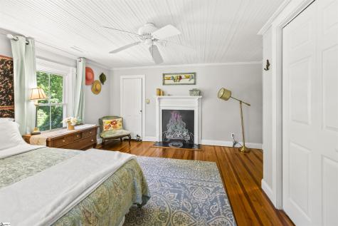 520 Esseola Street Saluda NC 28773