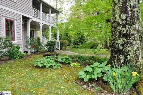 520 Esseola Street Saluda NC 28773