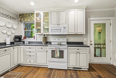 520 Esseola Street Saluda NC 28773