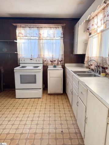 1913 Dobbins Avenue Anderson SC 29625