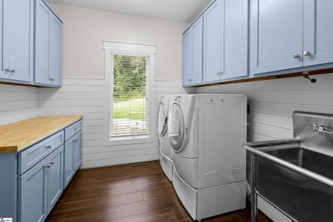 142 W. Bay View Drive Seneca SC 29672