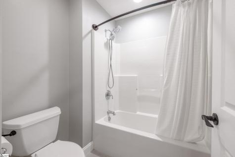 142 W. Bay View Drive Seneca SC 29672