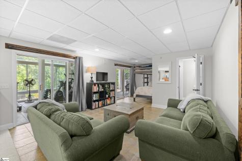 142 W. Bay View Drive Seneca SC 29672