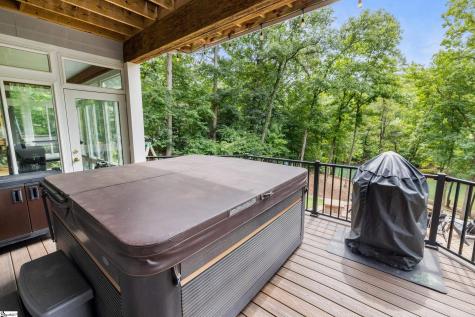 142 W. Bay View Drive Seneca SC 29672