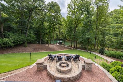 142 W. Bay View Drive Seneca SC 29672