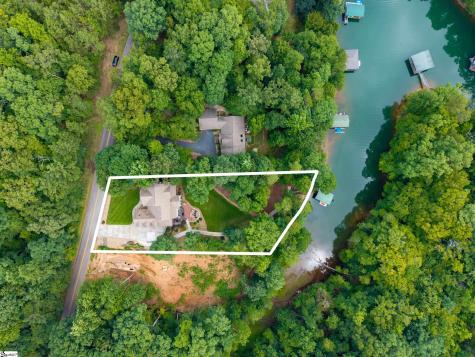 142 W. Bay View Drive Seneca SC 29672
