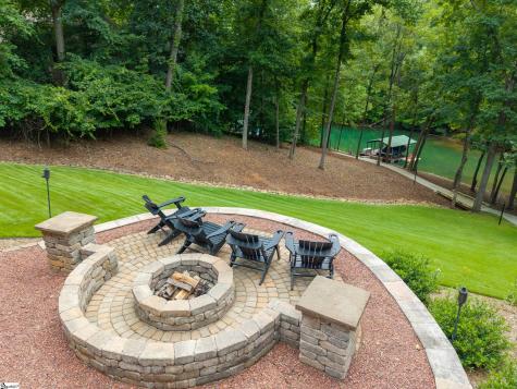 142 W. Bay View Drive Seneca SC 29672