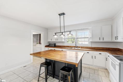 118 Park Street Easley SC 29640